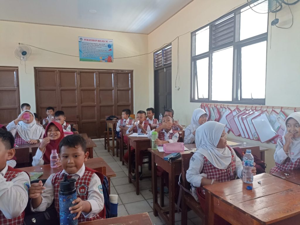 Menjaga Kesehatan dan Nutrisi Siswa SDN 2 Muara Ciujung Timur: Panduan Hidup Sehat untuk Prestasi Maksimal