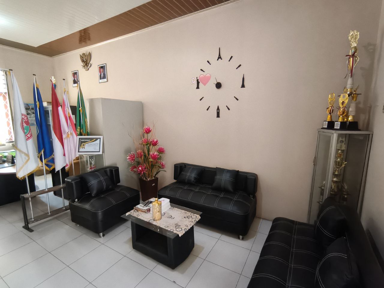 Ruang kepala sekolah