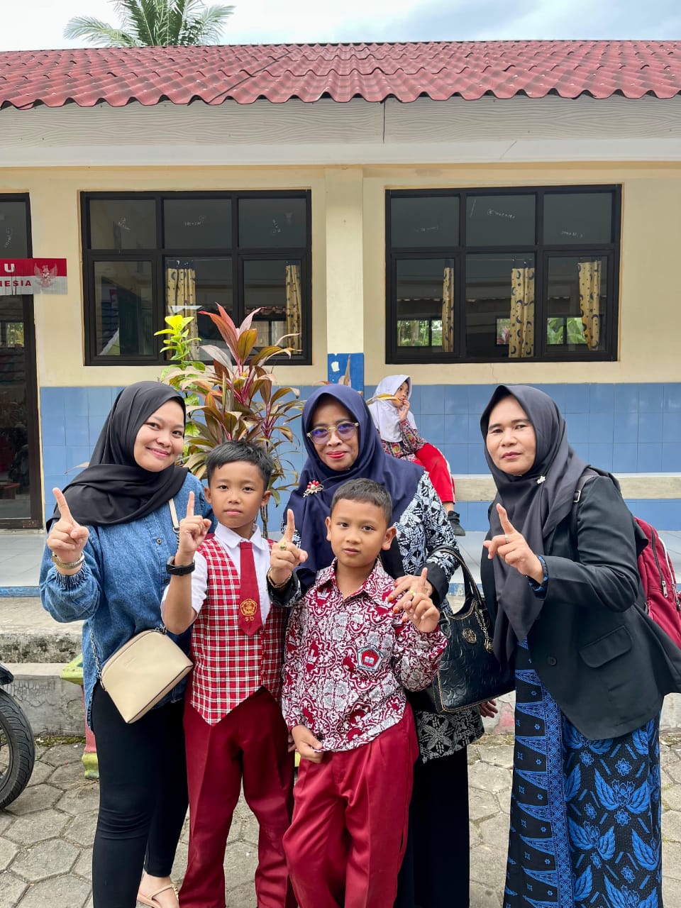 M. Raska Al Ghifari Raih Juara dalam Lomba Ngawih FTBI Tingkat Kecamatan 2025